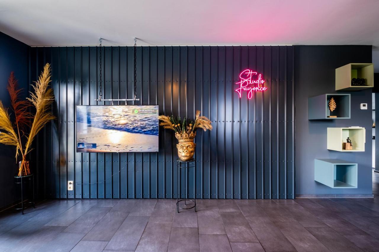 Studio Fayence - Emma, Netflix, Wifi, Workspace คาร์ลสรูเฮอ ภายนอก รูปภาพ